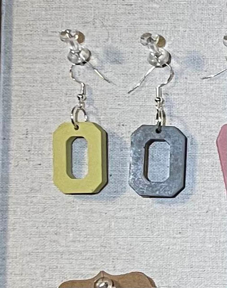 Boucles d’oreilles rectangle ouvert - Vert sauge et gris charbon