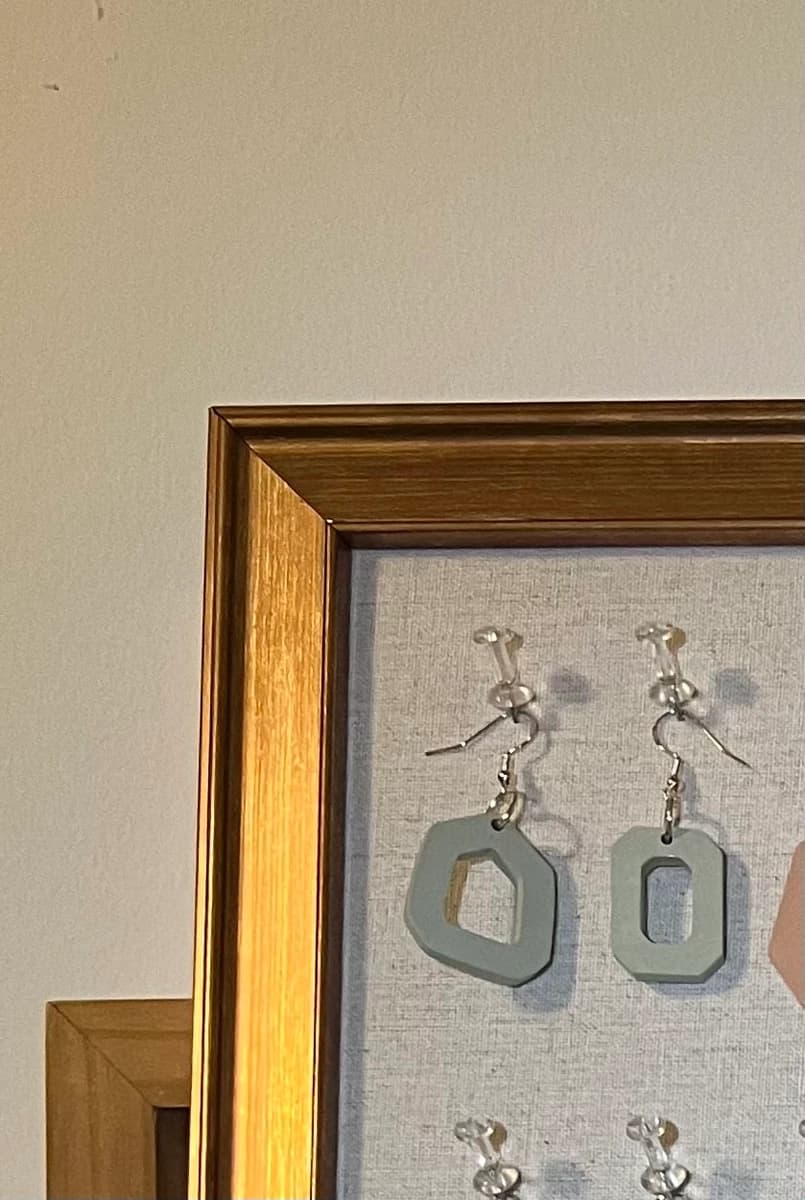 Boucles d’oreilles dépareillées pentagone ouvert et rectangle - Vert sauge